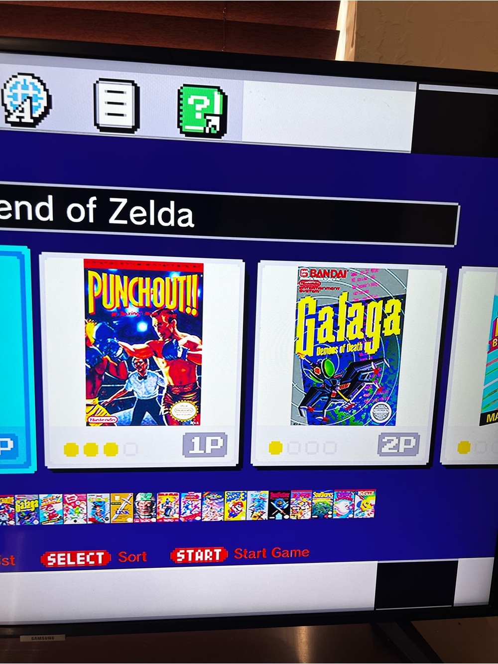 Nintendo NES Classic Mini Entertainment System - Picture 11 of 16